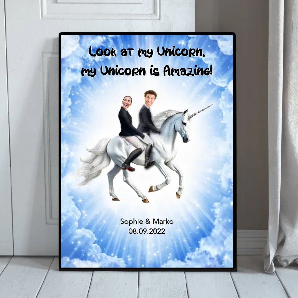 Gerahmtes Hochzeitsposter mit Einhorn-Motiv und personalisierten Fotos von Sophie und Marko