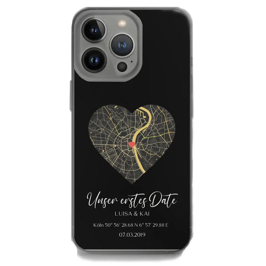 Personalisierte iPhone Handyhülle mit Herz-Karten-Design und Koordinaten für euer erstes Date.
