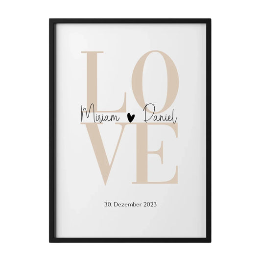 Elegantes Poster mit LOVE Design, personalisiert mit Namen und romantischem Datum