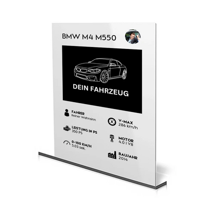 Personalisiertes Acrylglas im Auto-Quartett-Stil mit deinem Fahrzeug und Daten