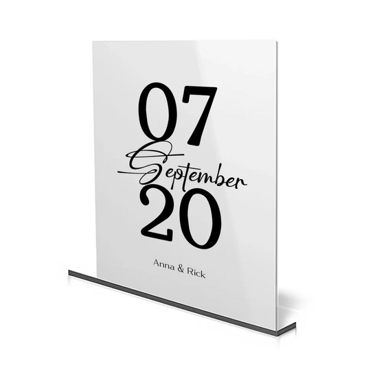 Personalisierbares Acrylglas mit Datum und Namen – perfekt für Jahrestage oder Hochzeiten.