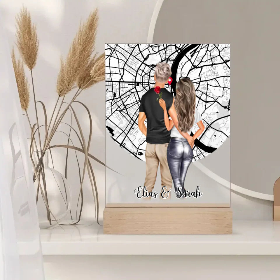 Romantisches Acrylglas mit Stadtkarte und personalisierten Namen – einzigartiges Hochzeitsgeschenk.