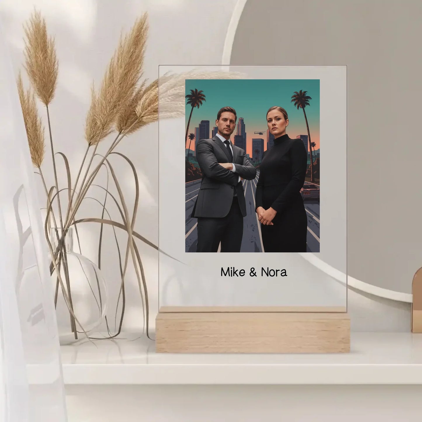 Personalisierbares Acrylglas mit edlem Holzstand mit Songtext, Namen und individuellen Details – perfektes Geschenk für Musikliebhaber.